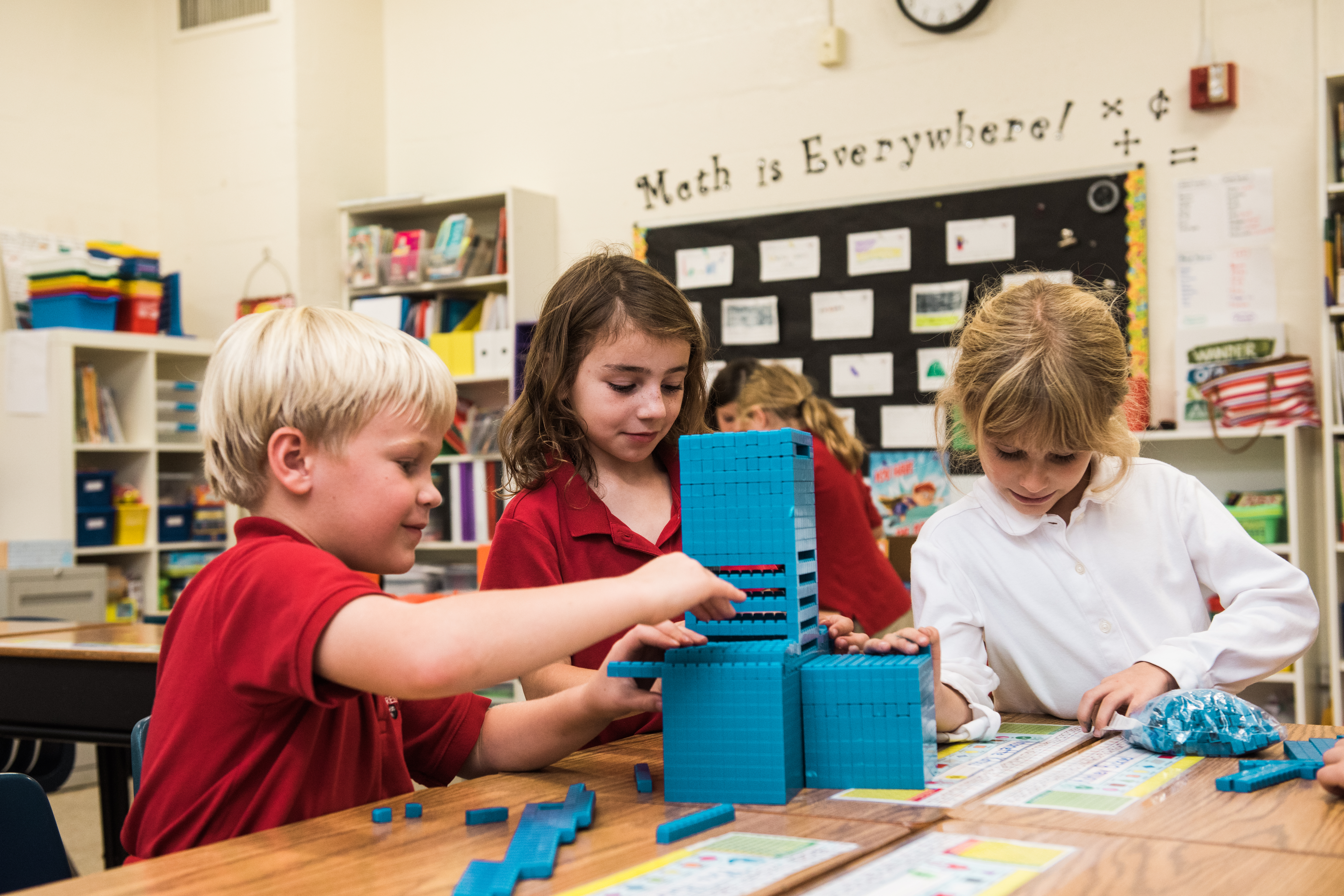 Congressional_Fall2017_121 2nd graders building math blocks