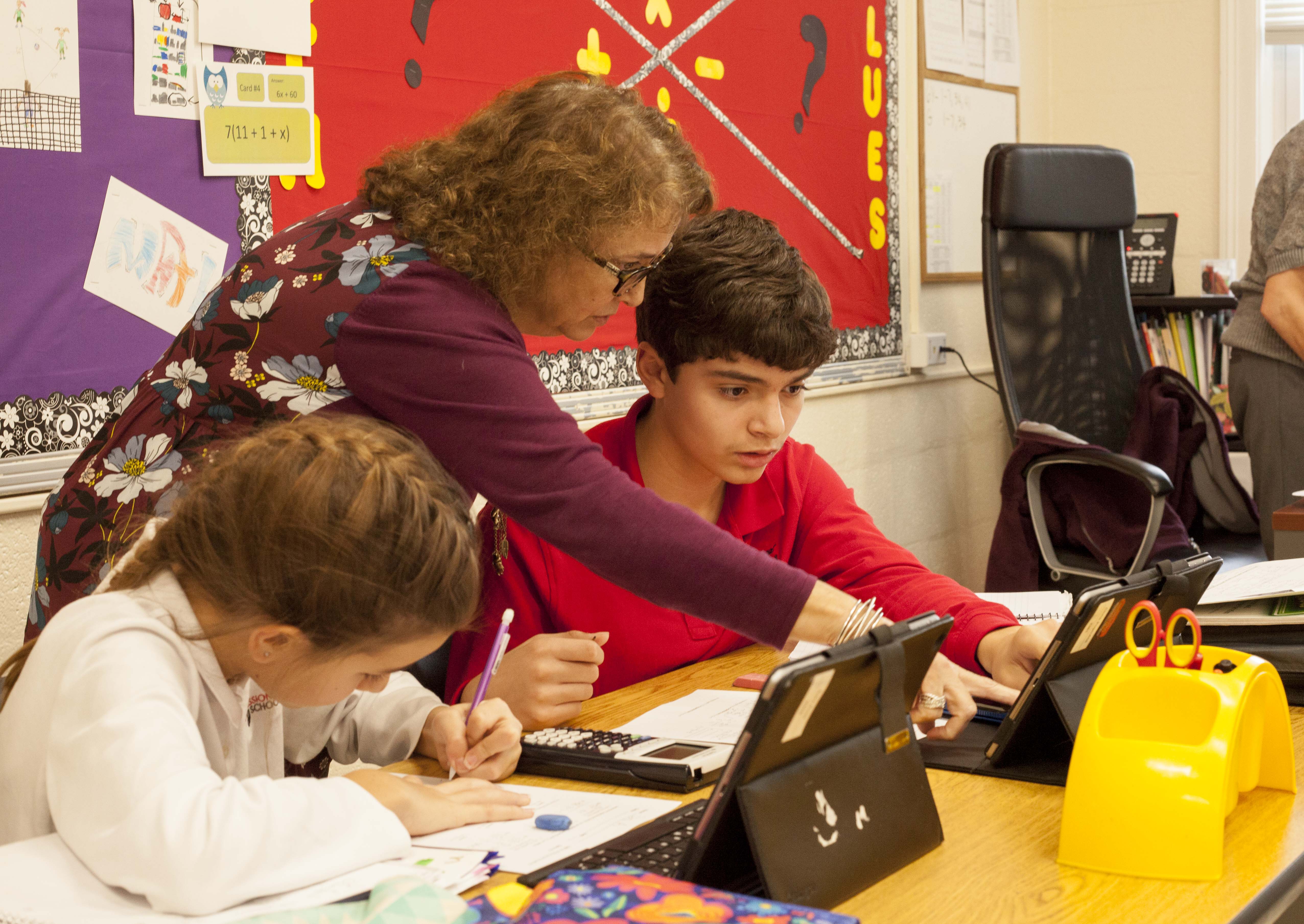 _MG_4310_1 students and teacher math ipads