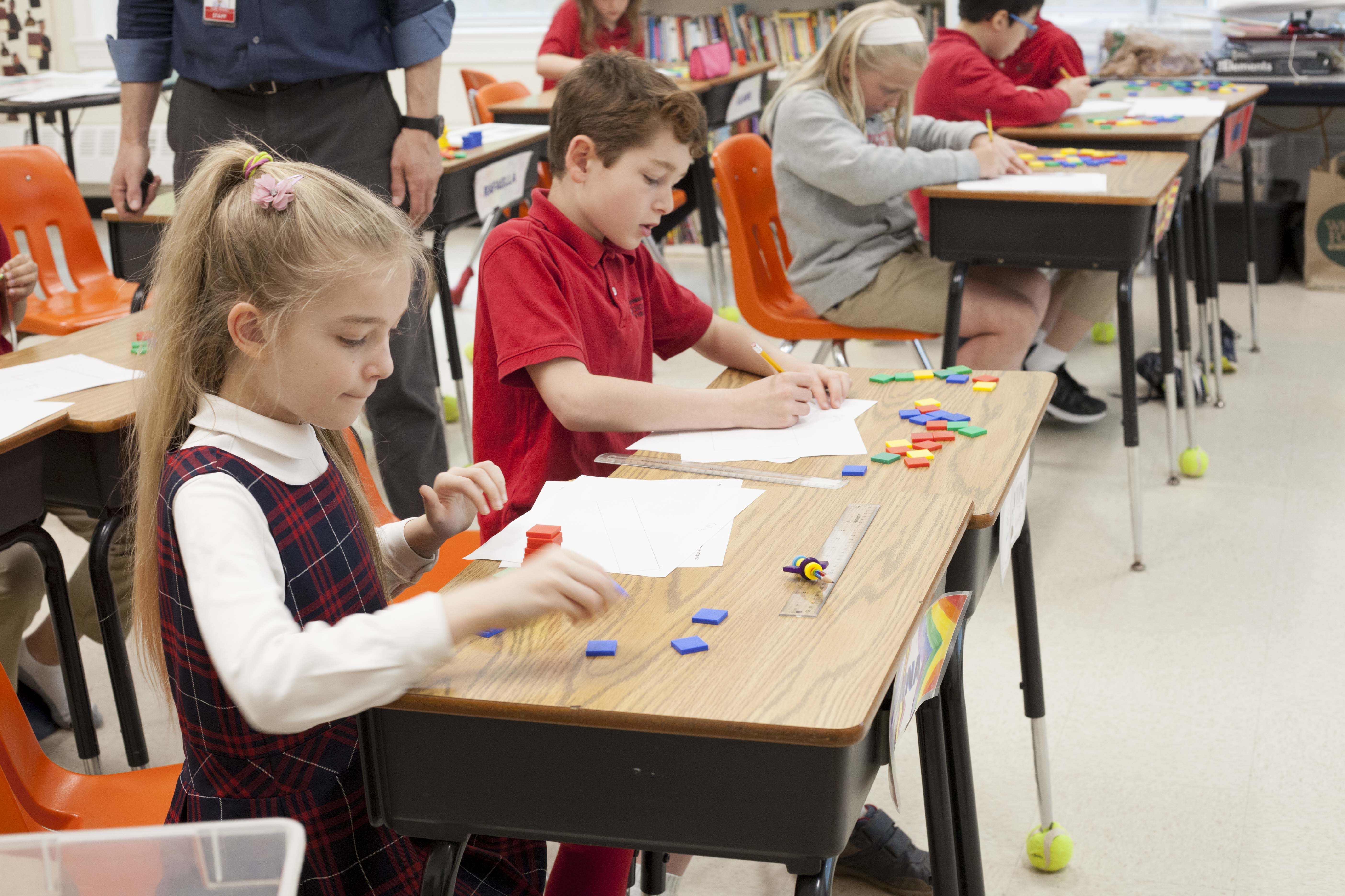 _MG_5950_1 4th graders hands on math